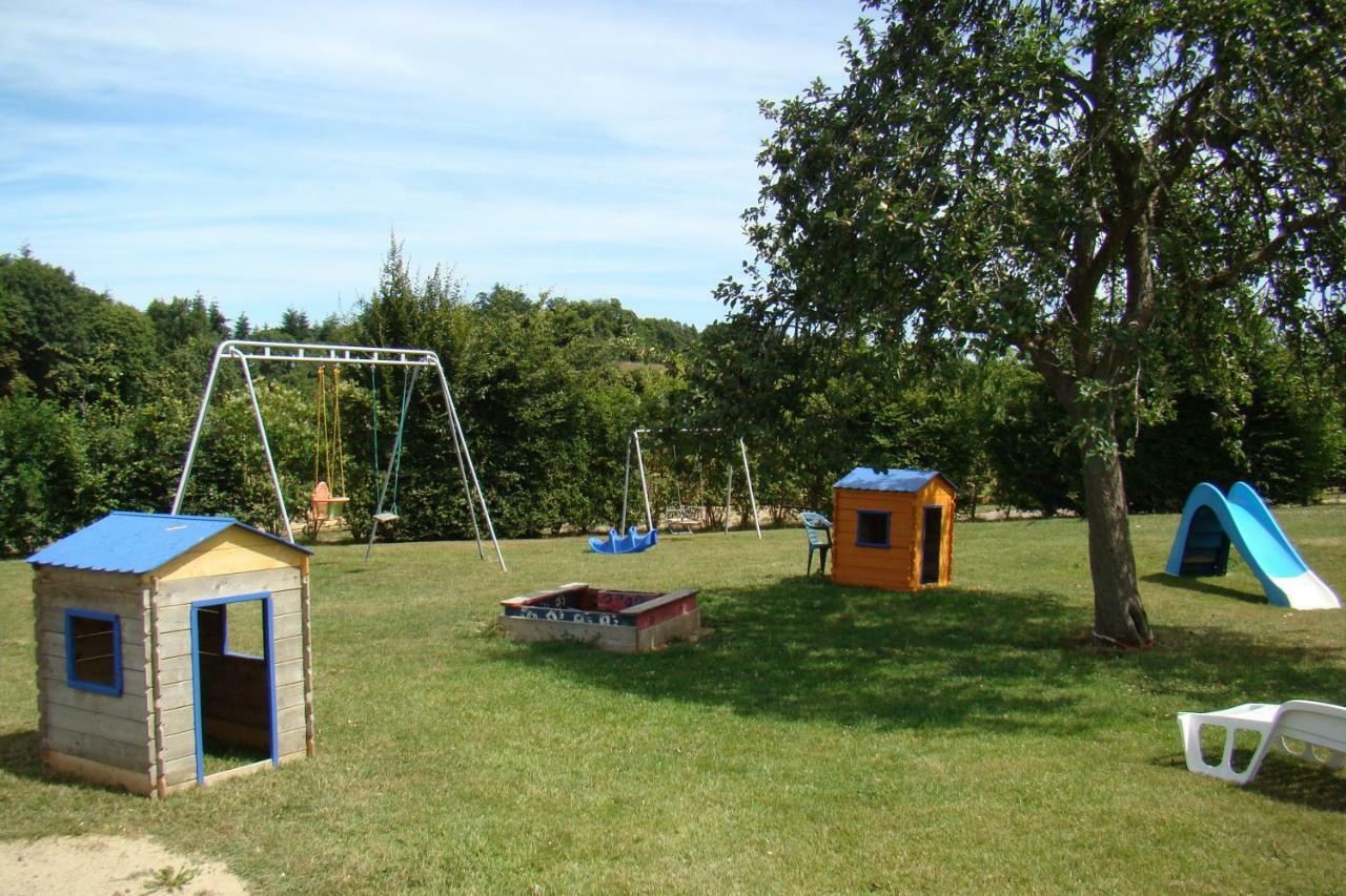 Gite De La Cour Campandré-Valcongrain Екстериор снимка